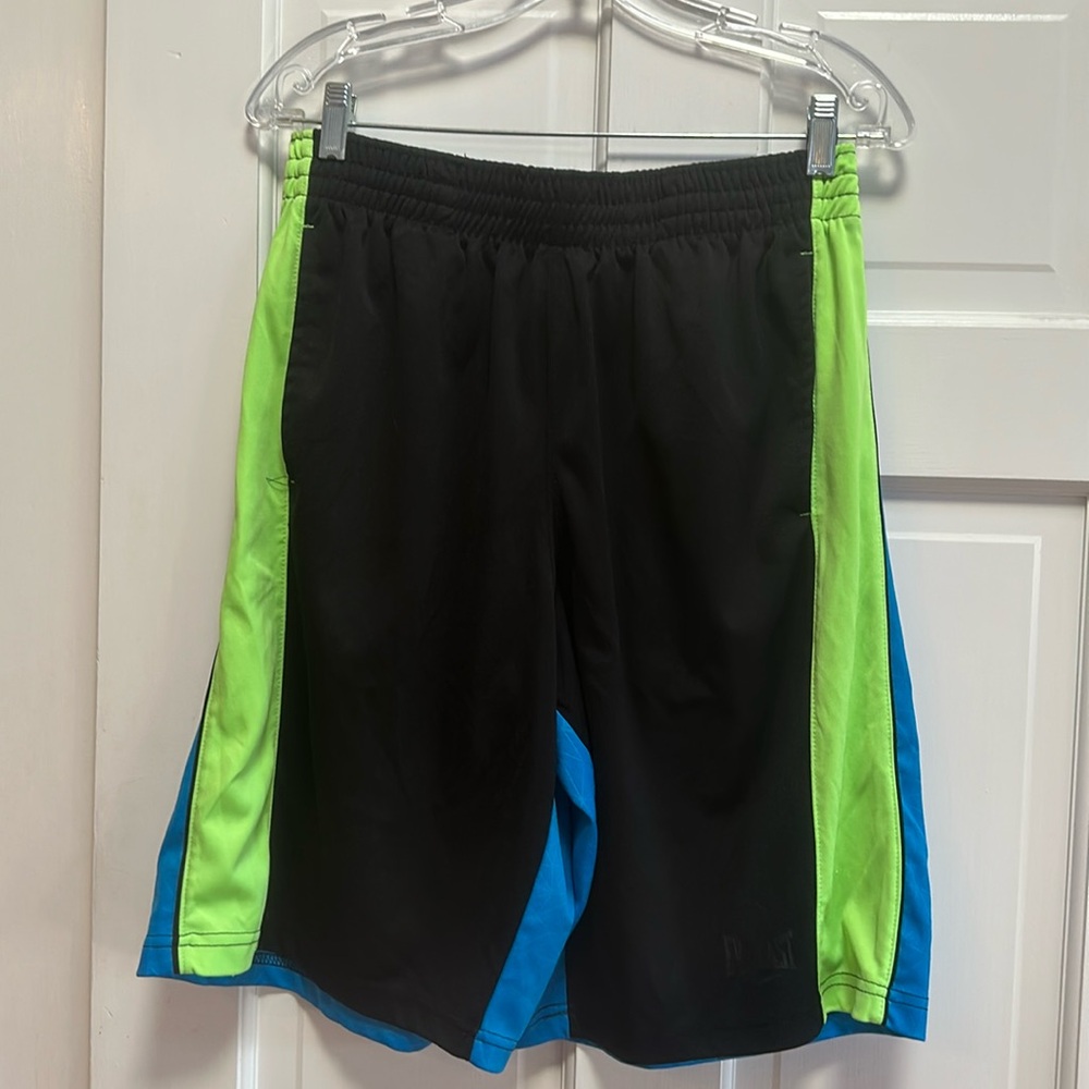 New drawstring shorts-smoke free home